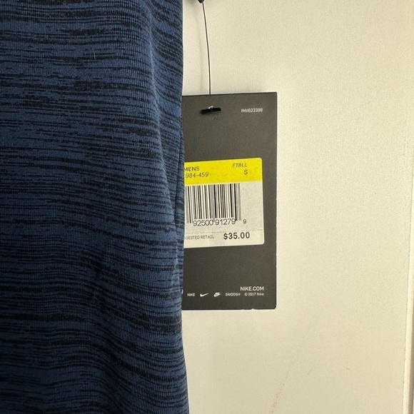 Nike Women’s Shirt tee Small - Picture 5 of 5